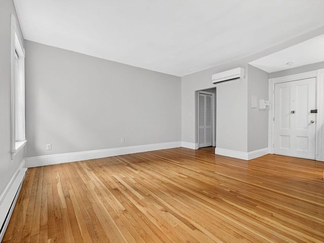228 Newbury St 42, Boston, MA 02116