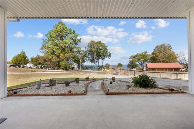 21 Flamingo Circle, Coldspring, TX 77331