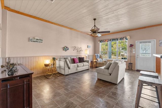 21 Flamingo Circle, Coldspring, TX 77331