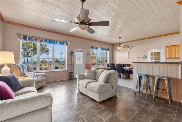 21 Flamingo Circle, Coldspring, TX 77331