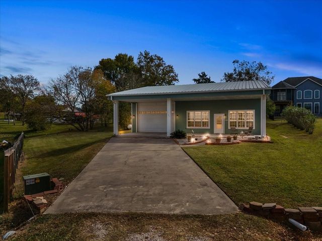 21 Flamingo Circle, Coldspring, TX 77331