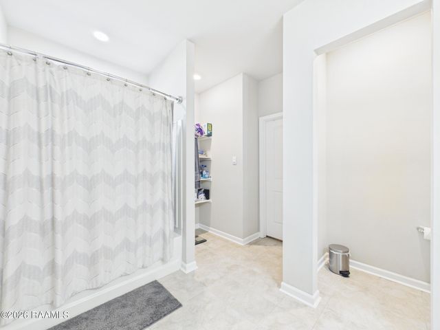 205 Hillview Drive, Lafayette, LA 70506