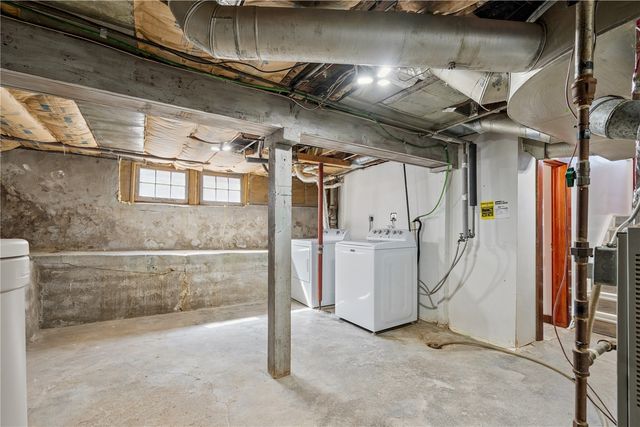 717 S 7th Avenue, Iowa City, IA 52240