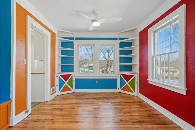 717 S 7th Avenue, Iowa City, IA 52240