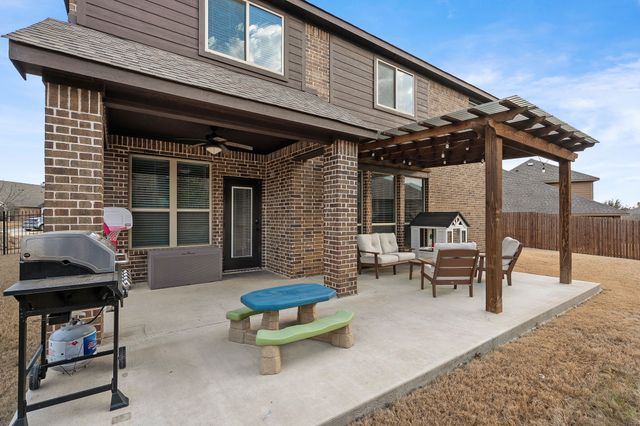 7228 Windy Ridge Drive, Fort Worth, TX 76123