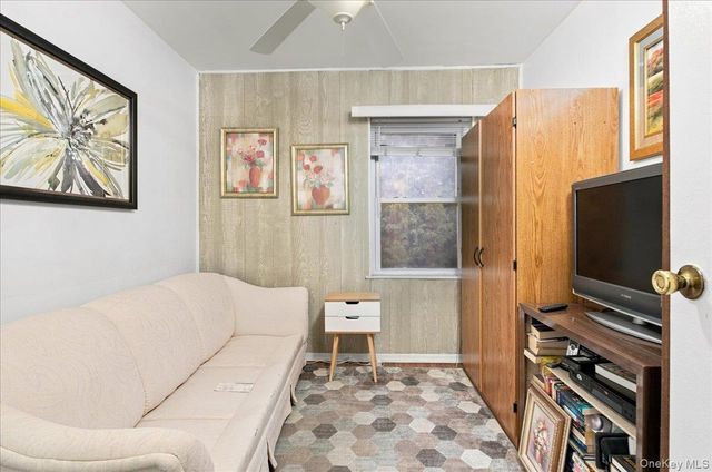 1030 Franklin Avenue 25, Valley Stream, NY 11580