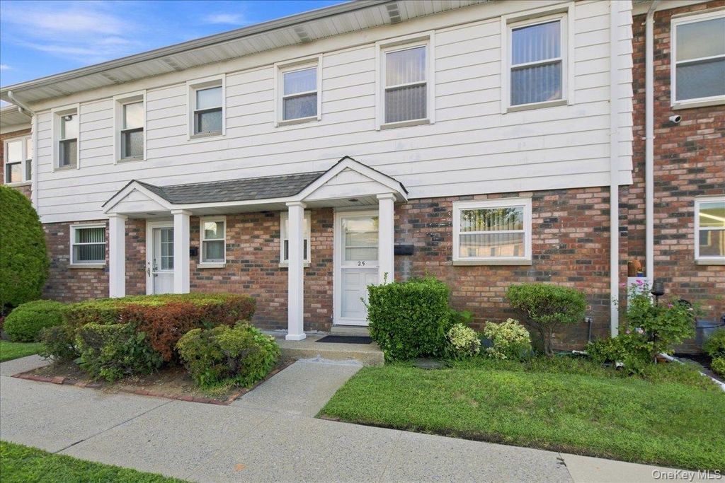 1030 Franklin Avenue 25, Valley Stream, NY 11580 — photo 2