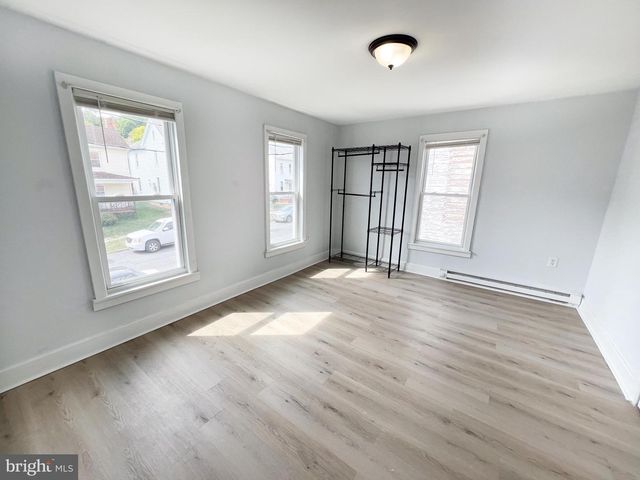 121 N MANN AVE, Yeagertown, PA 17099