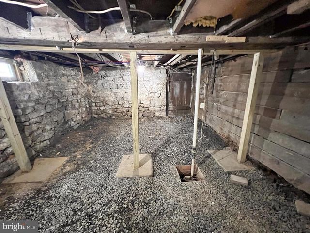 121 N MANN AVE, Yeagertown, PA 17099