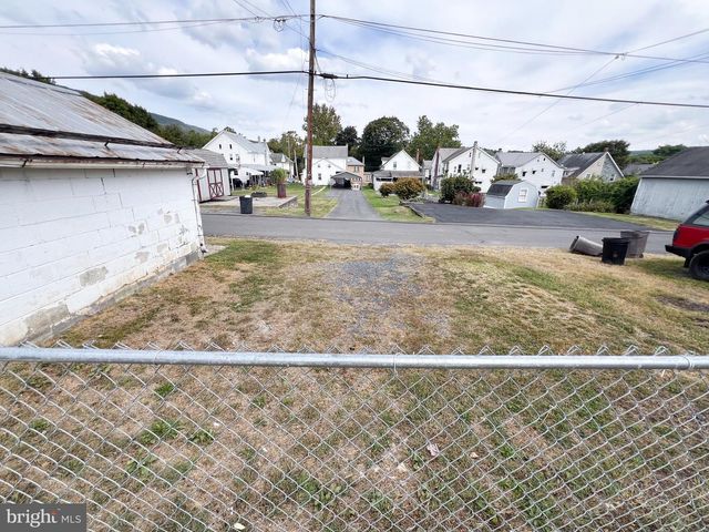 121 N MANN AVE, Yeagertown, PA 17099