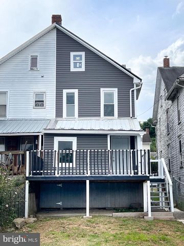 121 N MANN AVE, Yeagertown, PA 17099