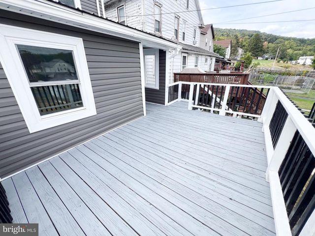 121 N MANN AVE, Yeagertown, PA 17099