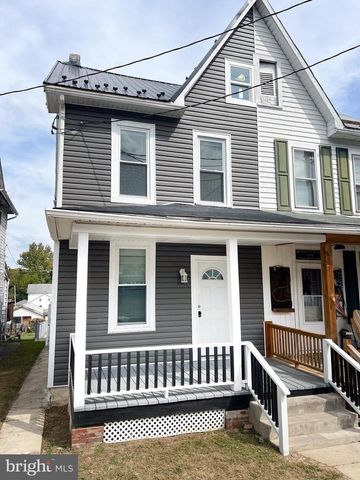 121 N MANN AVE, Yeagertown, PA 17099