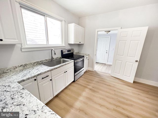 121 N MANN AVE, Yeagertown, PA 17099