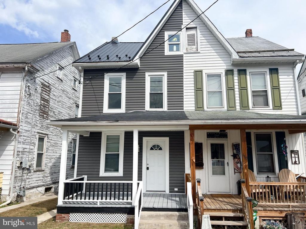 121 N MANN AVE, Yeagertown, PA 17099