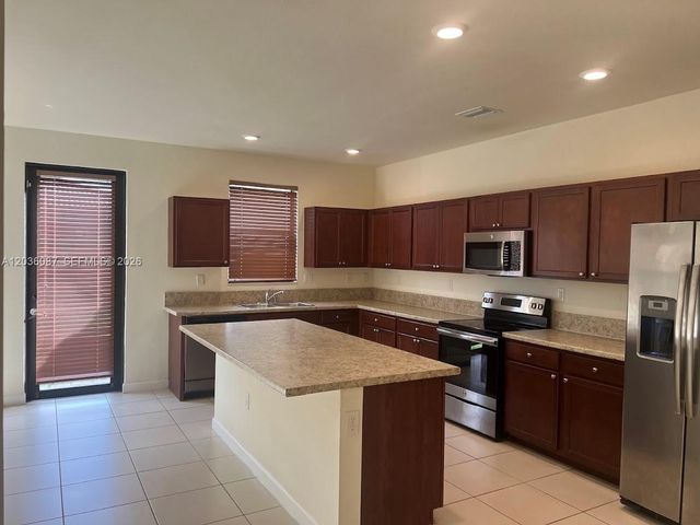 191 SE 35th Ave, Homestead, FL 33033