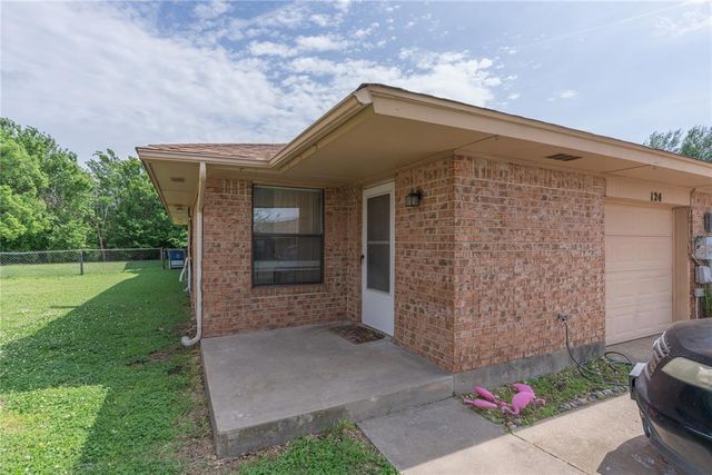 124 Barrett Place, Edmond, OK 73003