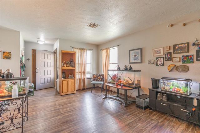 124 Barrett Place, Edmond, OK 73003