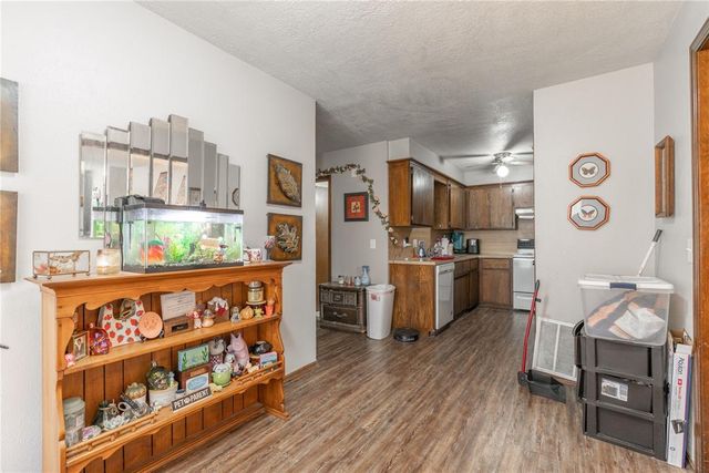 124 Barrett Place, Edmond, OK 73003
