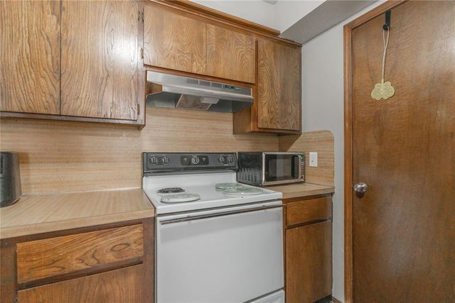 124 Barrett Place, Edmond, OK 73003