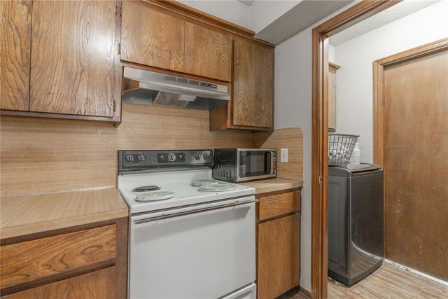 124 Barrett Place, Edmond, OK 73003
