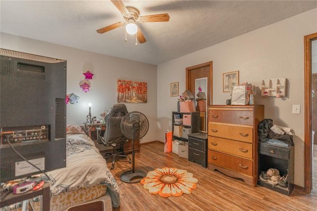 124 Barrett Place, Edmond, OK 73003