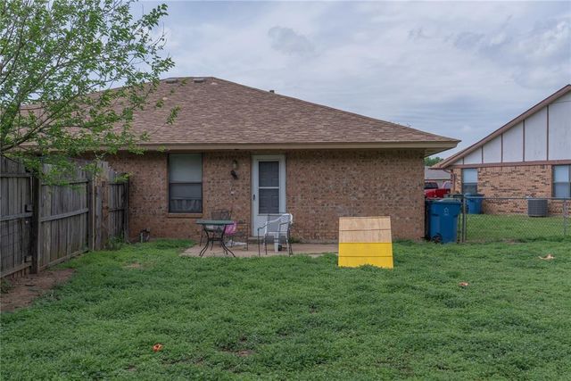 124 Barrett Place, Edmond, OK 73003