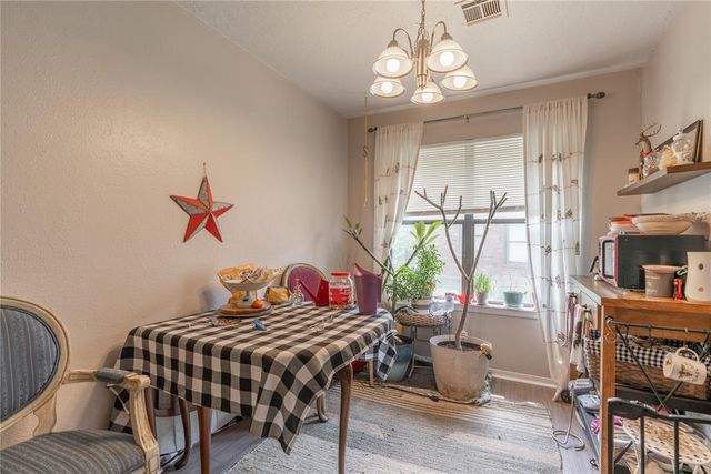 124 Barrett Place, Edmond, OK 73003
