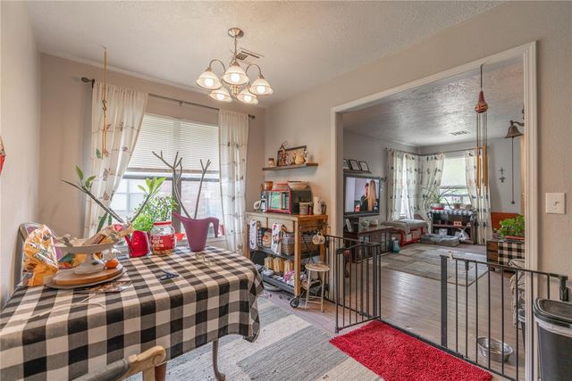 124 Barrett Place, Edmond, OK 73003