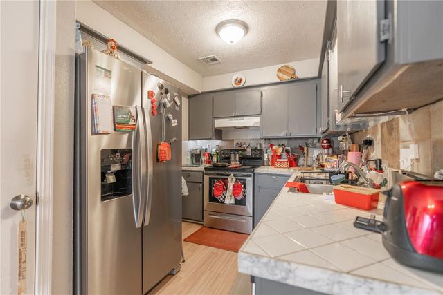 124 Barrett Place, Edmond, OK 73003