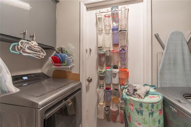 124 Barrett Place, Edmond, OK 73003