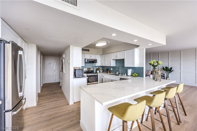 3111 Bel Air Drive 14B, Las Vegas, NV 89109