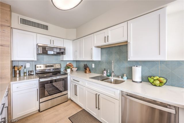 3111 Bel Air Drive 14B, Las Vegas, NV 89109