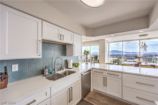 3111 Bel Air Drive 14B, Las Vegas, NV 89109