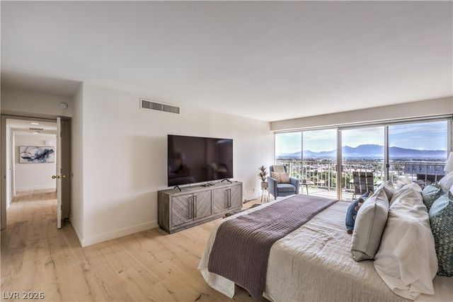 3111 Bel Air Drive 14B, Las Vegas, NV 89109