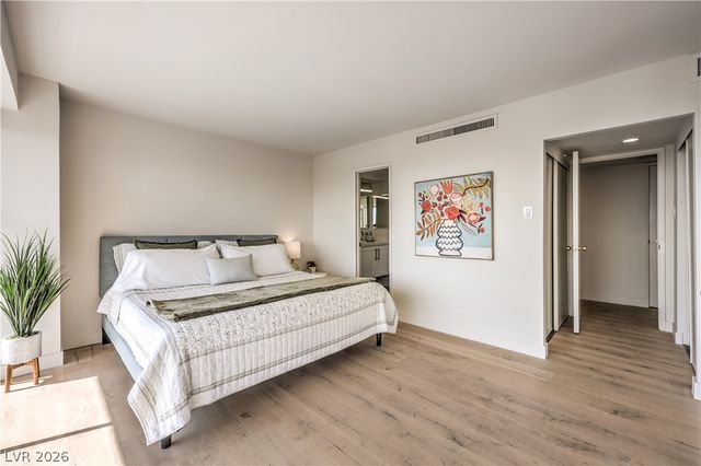 3111 Bel Air Drive 14B, Las Vegas, NV 89109