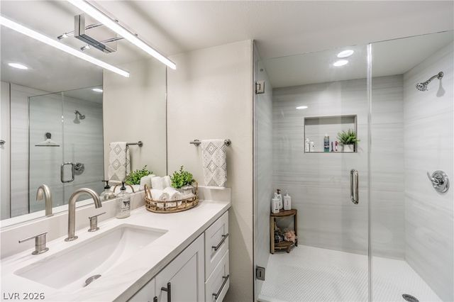 3111 Bel Air Drive 14B, Las Vegas, NV 89109
