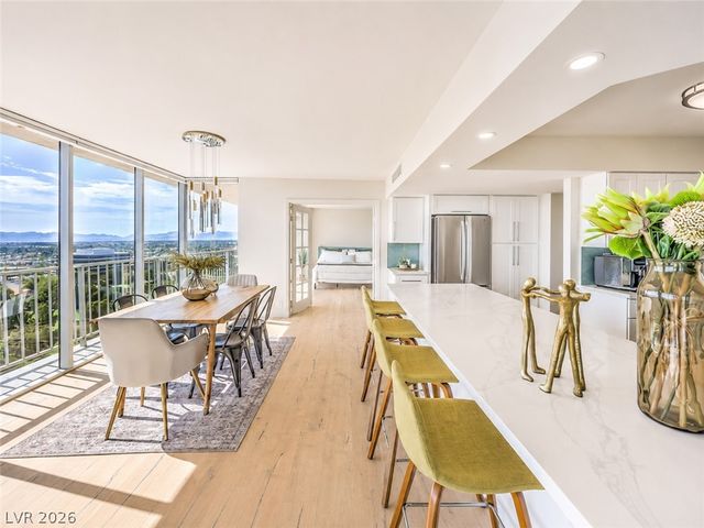 3111 Bel Air Drive 14B, Las Vegas, NV 89109