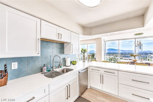 3111 Bel Air Drive 14B, Las Vegas, NV 89109