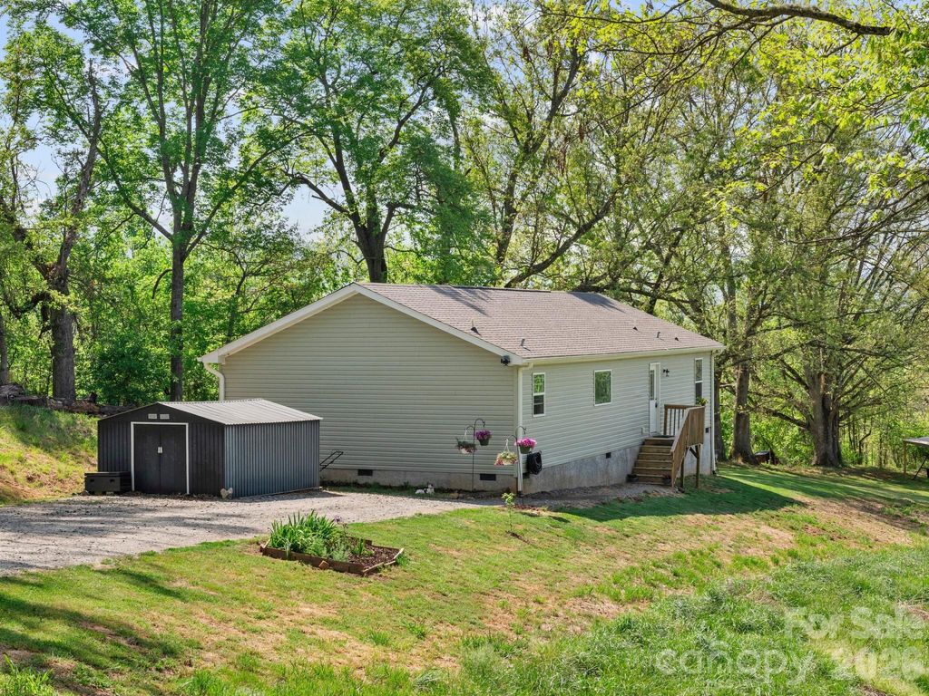 191 Posey Griffin Drive, Mars Hill, NC 28754