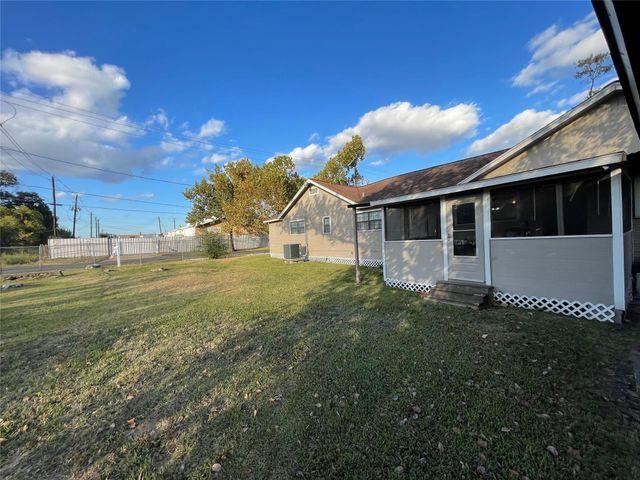 2206 Lee Street Street, Houston, TX 77026