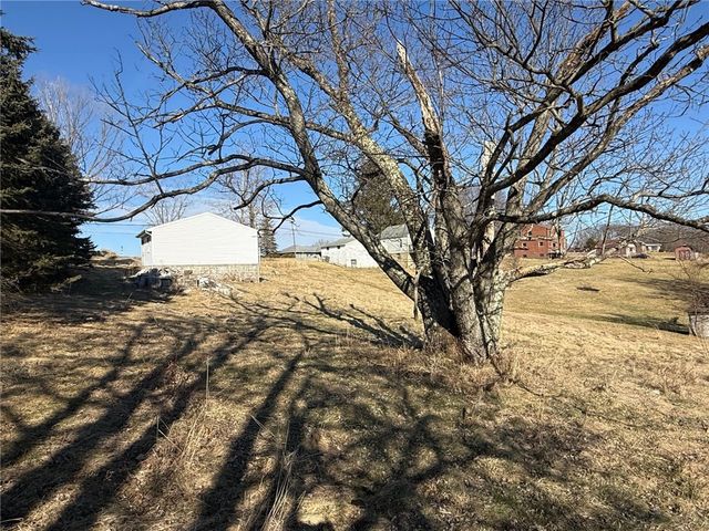 195 Vaneal Rd, South Franklin, PA 15301