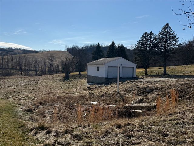 195 Vaneal Rd, South Franklin, PA 15301