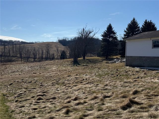 195 Vaneal Rd, South Franklin, PA 15301