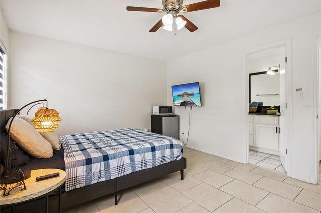 8453 MATTITUCK CIRCLE, Orlando, FL 32829