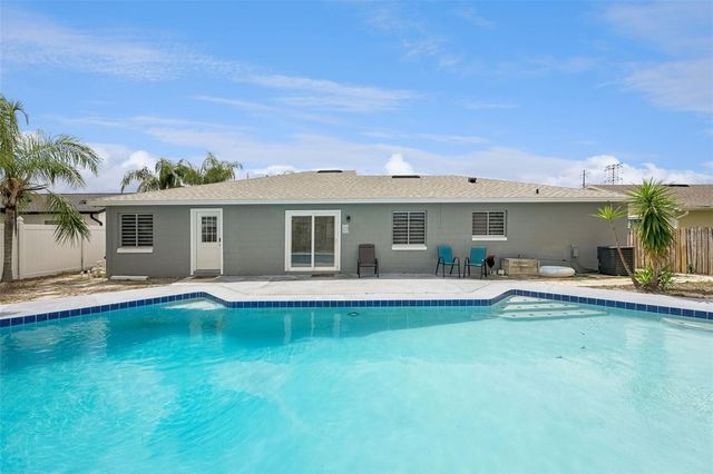 8453 MATTITUCK CIRCLE, Orlando, FL 32829