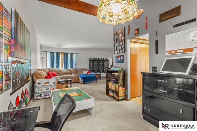 1418 Cherry Tree Lane, Papillion, NE 68133