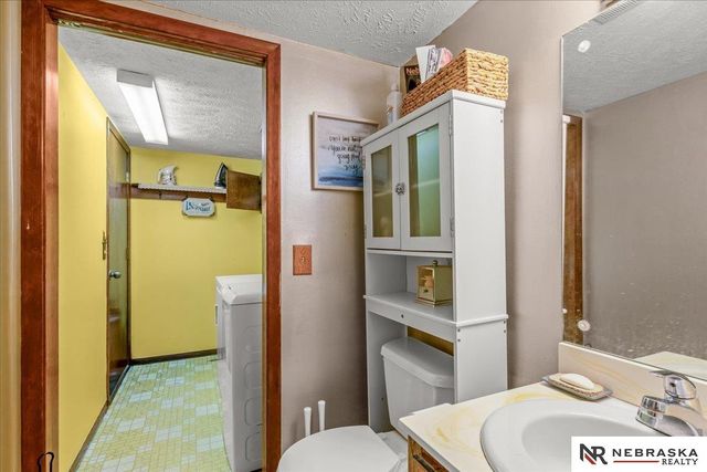 1418 Cherry Tree Lane, Papillion, NE 68133