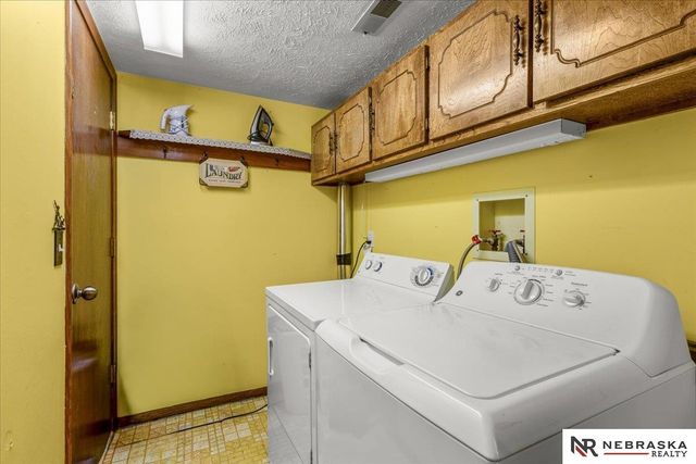 1418 Cherry Tree Lane, Papillion, NE 68133
