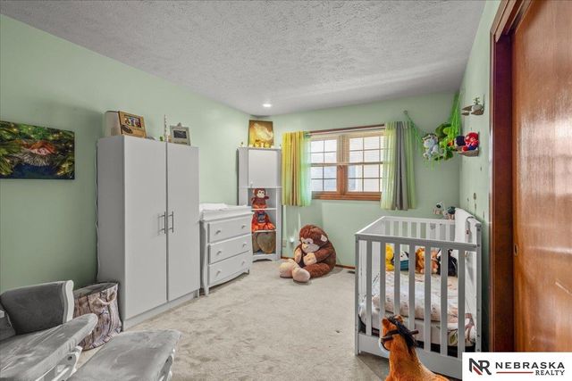 1418 Cherry Tree Lane, Papillion, NE 68133